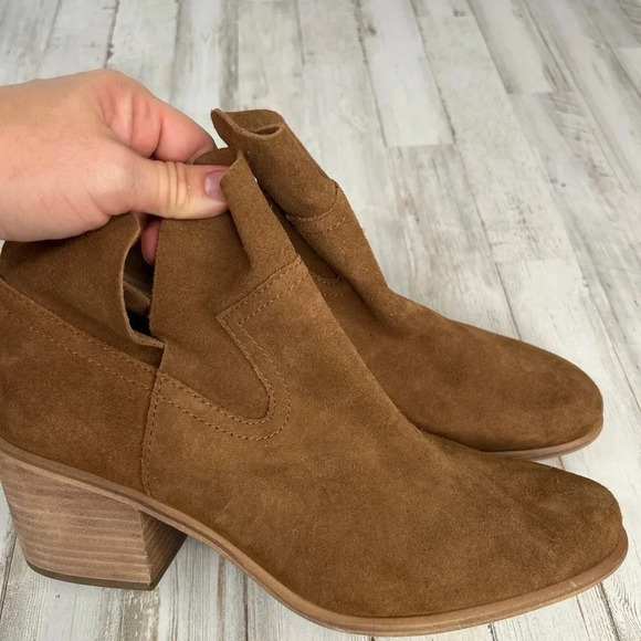 BP Women's Tan Suede Foldover Block Heel Ankle Booties Size 10M - Picture 5 of 10